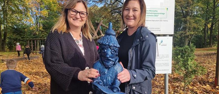 Karczmarz i Przyrodnik. Kolejne rzeźby w Starej Dąbrowie