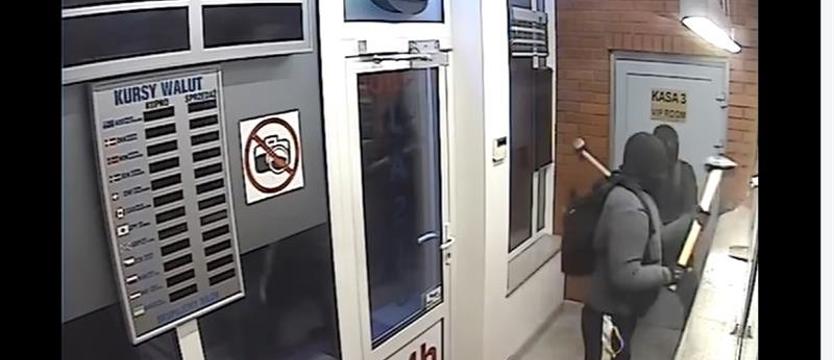 "Młociarze" z kantoru oskarżeni