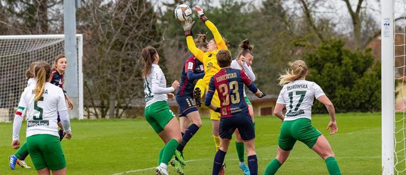 Piłka nożna. Kobieca Pogoń wygrywa na finiszu
