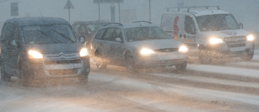 Synoptycy ostrzegają przed zawiejami i zamieciami śnieżnymi
