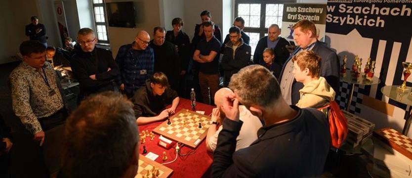 Szachy. Maty w sali tronowej