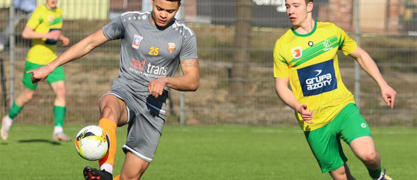 Piłka nożna Remis Hutnika z Chemikiem