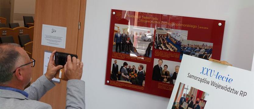 Samorządy województw mają 25 lat