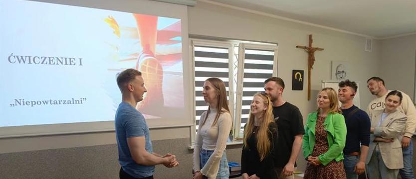 „Miłość trzeba budować”, czyli Szkoła dla Narzeczonych