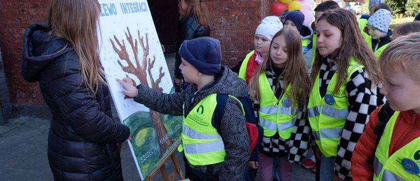 Festyn na 30-lecie integracji w Szczecinie. Razem w pierwszym ogrodzie sensorycznym