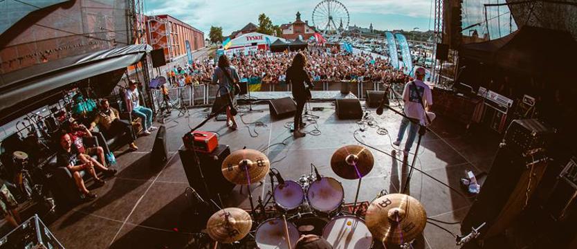 Z garażu na wielką scenę