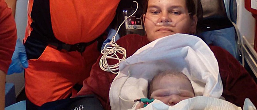 Poród w drodze do szpitala. Dziecko nie chciało czekać