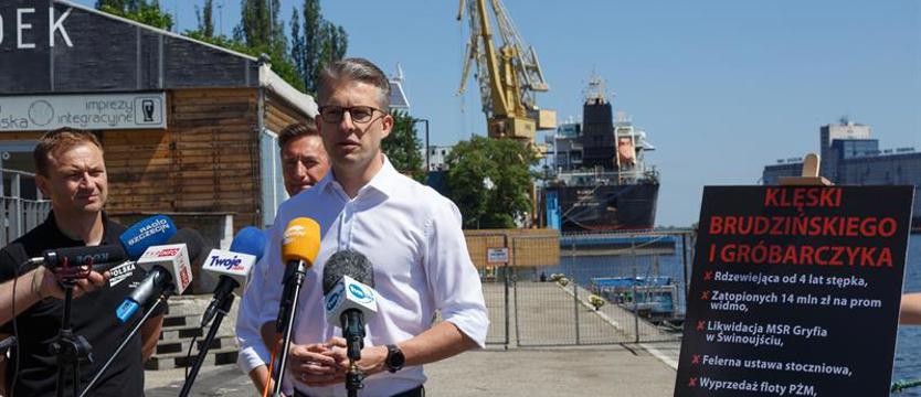 PO: "Wielkie oszustwo zamiast wielkiego promu"