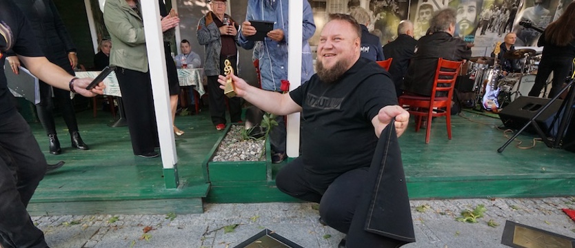 Aleja Gwiazd w Sorrento. Statuetki dla muzyków i tekściarzy