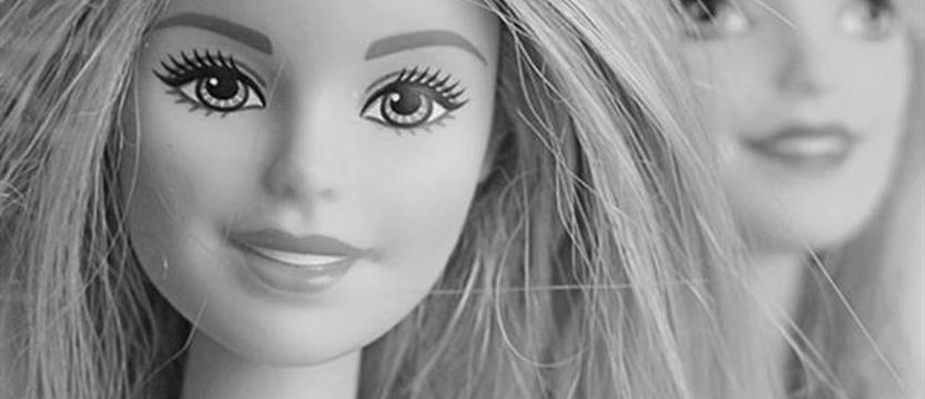 Niebezpieczny trend z TikToka. Uważaj na selfie z Barbie