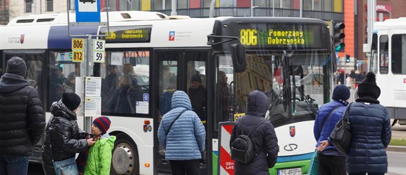 Bezrobocie w miejscu, płace w górę. Większość ofert pracy za najniższą krajową