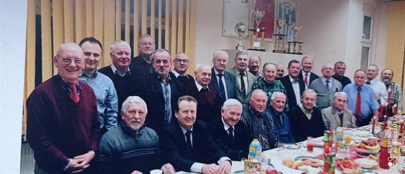 Piłka nożna. Odeszli wybitni sędziowie