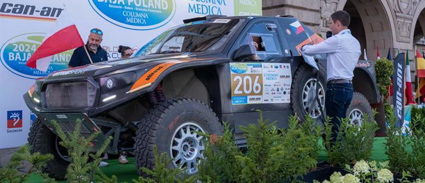 Rajdy Terenowe. Trwa rajd Columna Medica Baja Poland 2024, dramat Hołowczyca, Portugalczycy najszybsi!