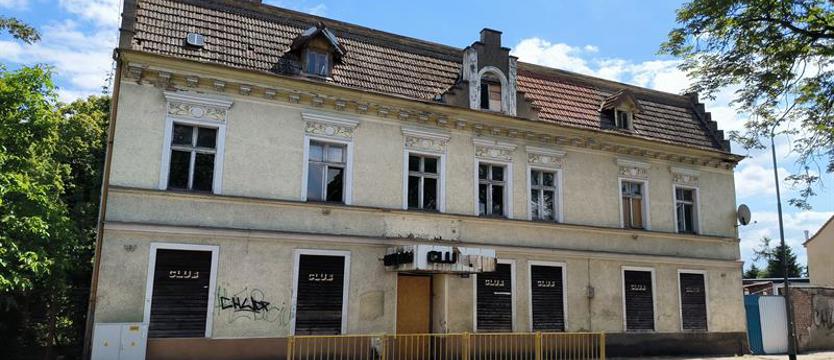 Dawna „Bajka” na sprzedaż. Kiedyś kino, później klub, dziś pustostan