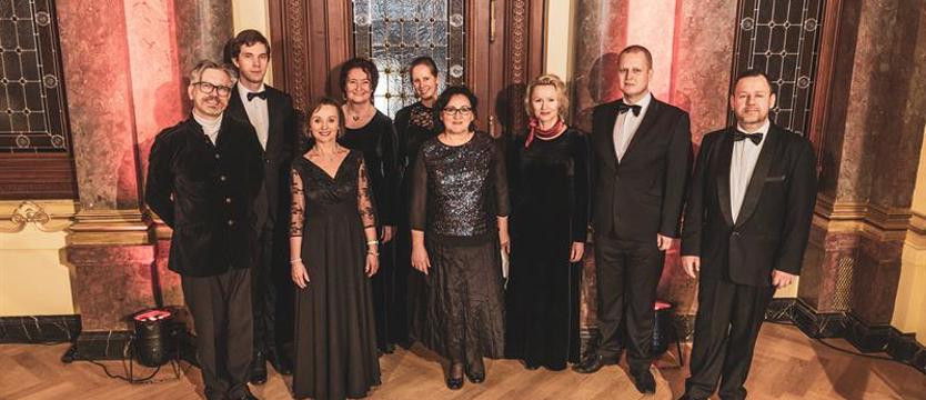 Poranne modlitwy, jarmarczny zgiełk. Koncert w WillI Lentza