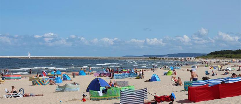 Ratownik wjechał quadem w plażowiczów