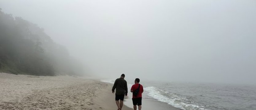 Tajemnicza mgła nad Bałtykiem zaniepokoiła plażowiczów