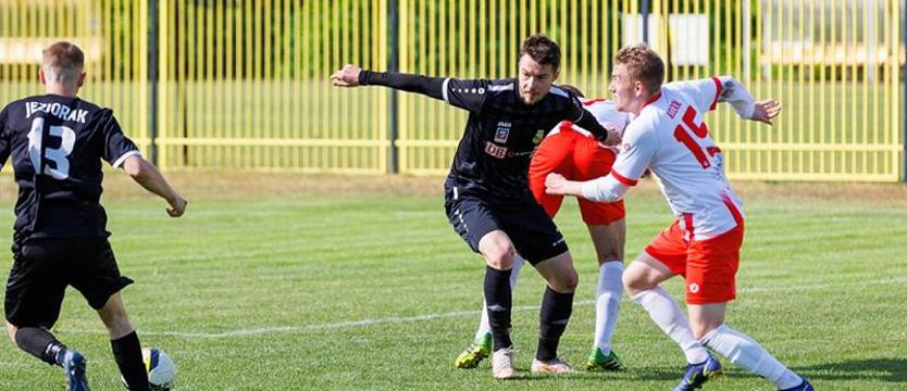 Piłka nożna. Jeziorak wyraźnie słabszy od Gwardii