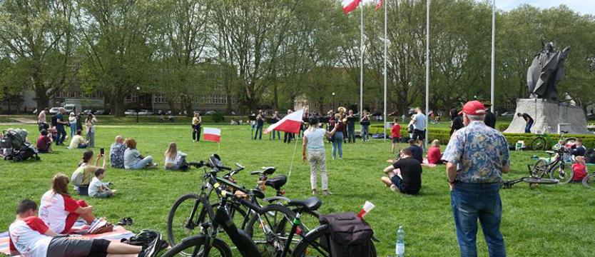 Rowerzyści w barwach narodowych