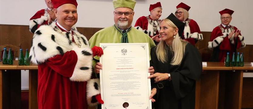Tytuł doktora honoris causa za zasługi w biologii
