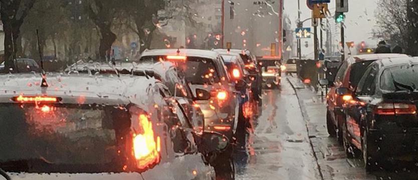 W czwartek po południu możliwe burze z gradem i silnym wiatrem w całym regionie