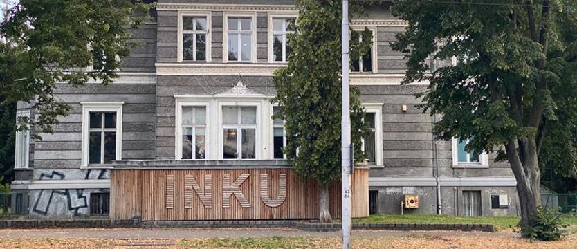 Fantazja i rzeczywistość. Prace Igi Oliwiak w INKU