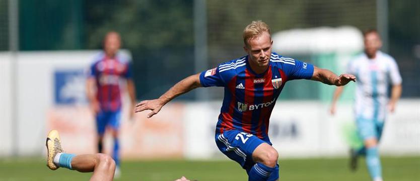 Piłka nożna. Czerwony Świt przegrał w końcówce...