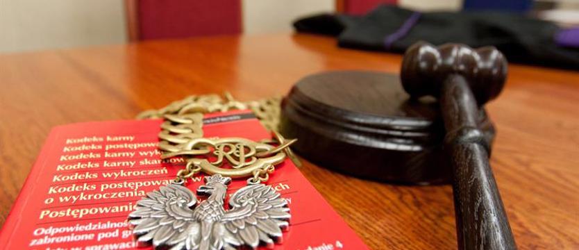 Na ławę oskarżonych za pomaganie nielegalnym migrantom