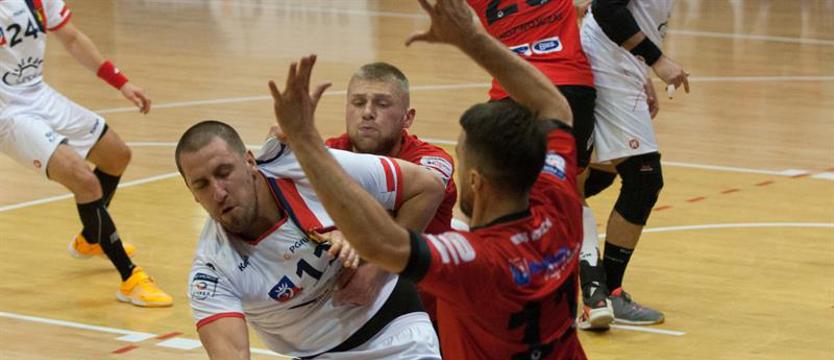 Piłka ręczna. Wygrana w Kwidzynie i kadrowe zmiany