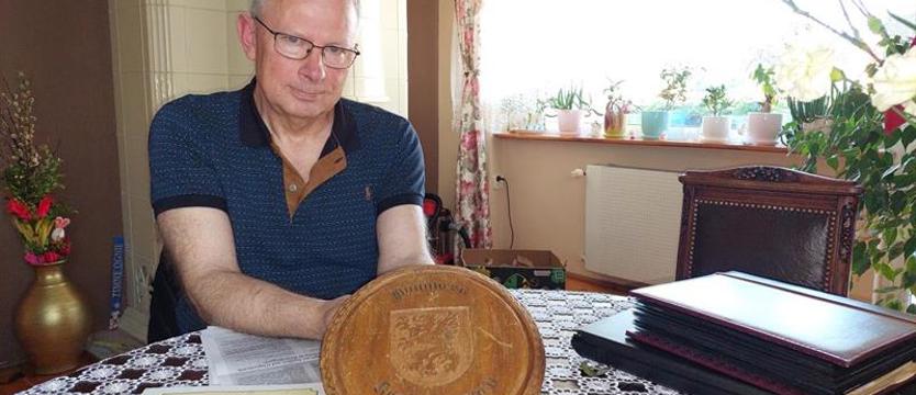 Moje miasto ma duszę. Zbiera historyczne dokumenty o Nowogardzie i powiecie