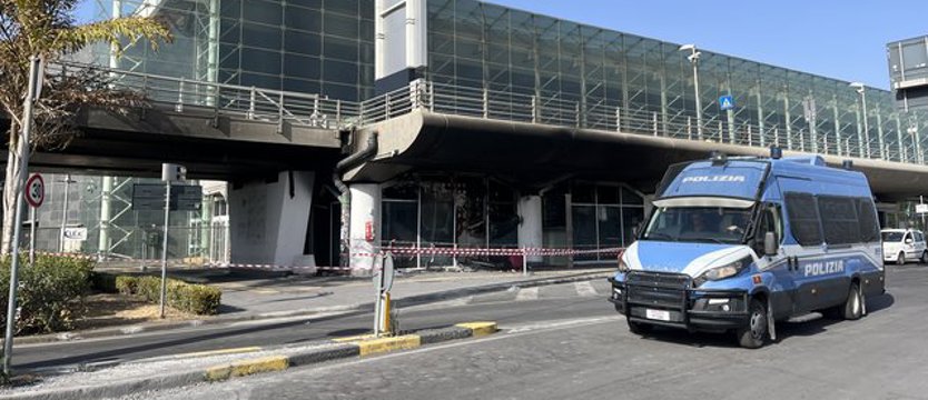 Pożar na lotnisku na Sycylii. Problemy turystów z powrotem do kraju