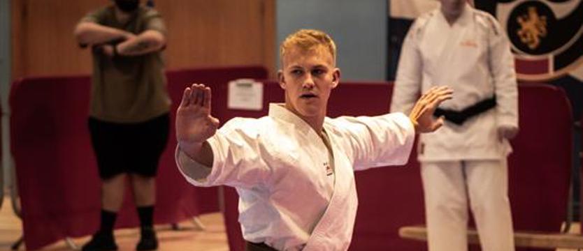 Karate. Potrójne złoto