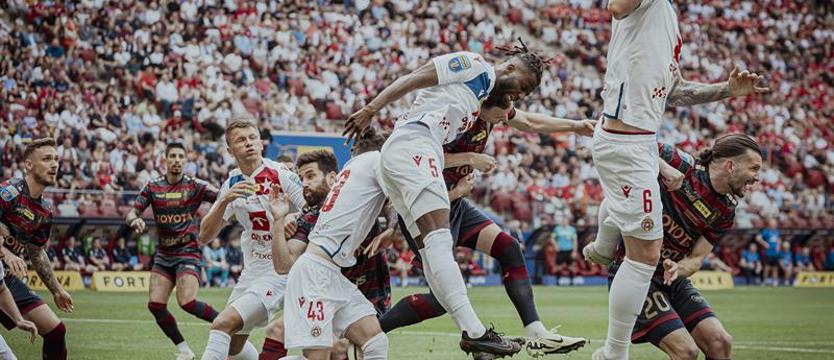 Piłka nożna. Kłopoty pogromcy portowców