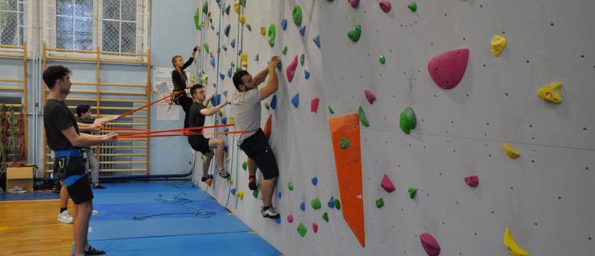 Nowa ścianka. Młodzież może piąć się w górę