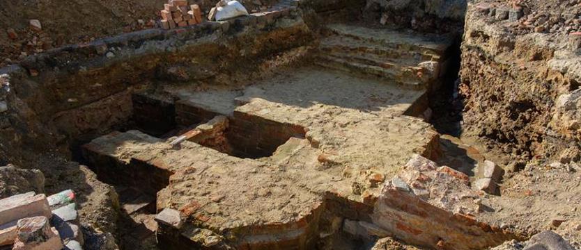 Fragmenty kościoła św. Mikołaja odkryte