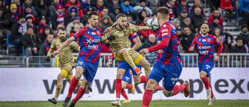 Piłka nożna. Remis osłabionej Pogoni z wicemistrzem Polski