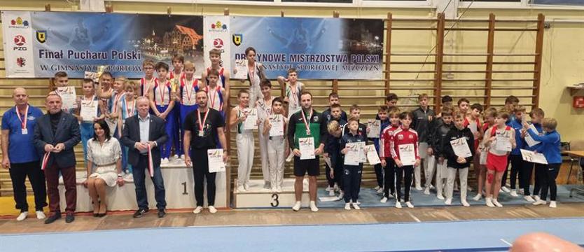 Gimnastyka sportowa. Kusy z medalami mistrzostw Polski
