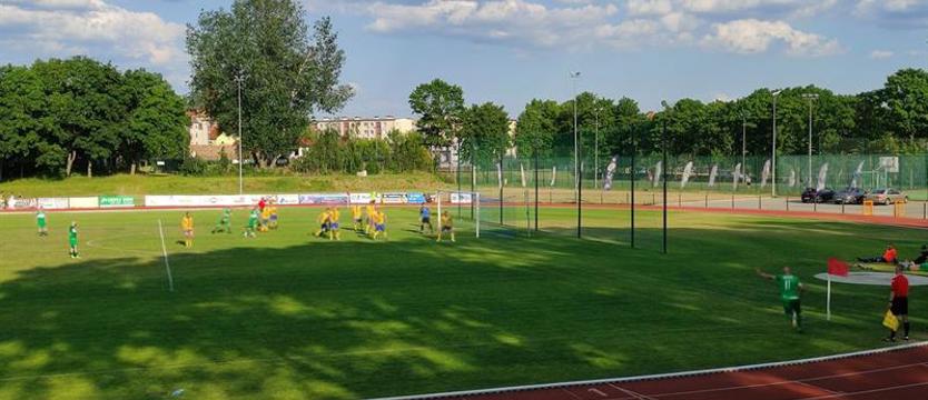 Piłka nożna. Arkonia w barażach