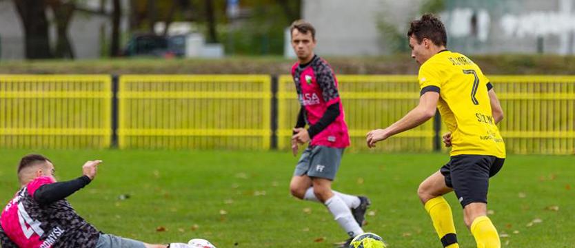 Piłka nożna. Jeziorak trafił w dziesiątkę