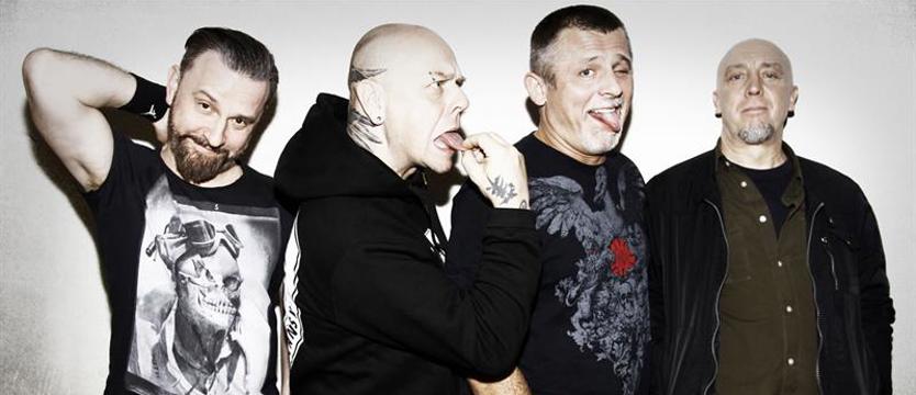 „Bierze nóż, ten koleś bierze nóż”. Zagra Illusion