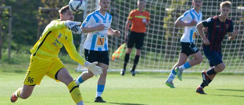 Piłka nożna. W piątek III-ligowe derby Szczecina na Skolwinie, czyli Kuras kontra Pogoń