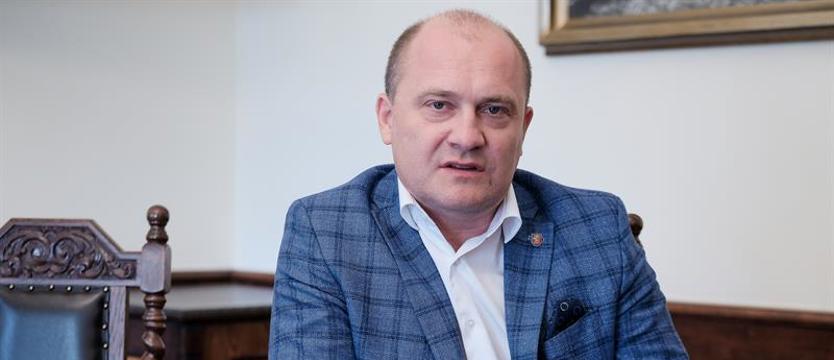 Prezydent Krzystek krytykuje PiS za podwyżki dla polityków