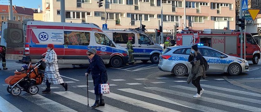 Potrącona piesza na placu Żołnierza. Olbrzymie korki w tym rejonie Szczecina