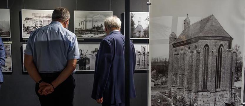 Wystawa w "Przełomach". Polski Szczecin wyłania się z chaosu