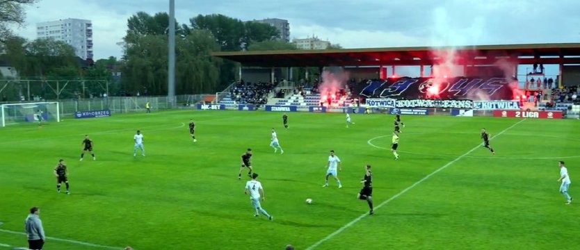 Piłka nożna. Kotwica wygrała czerwony mecz w końcówce!