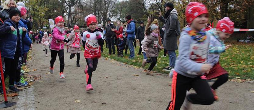 Najmłodsi patrioci pobiegli przez park Żeromskiego