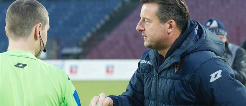 Runjaić w ogniu krytyki