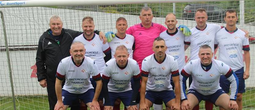 Piłka nożna. Pogoń najlepsza, orliki bez koszulek i powrót Bataty