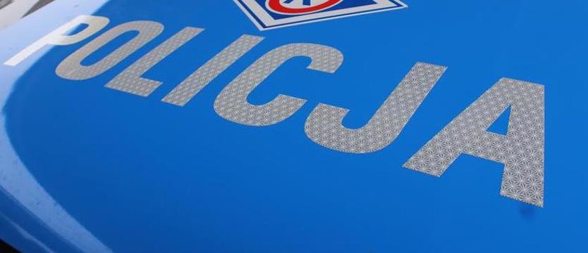 Butle z gazem na ulicy. Zablokowany pas ruchu przy Basenie Górniczym