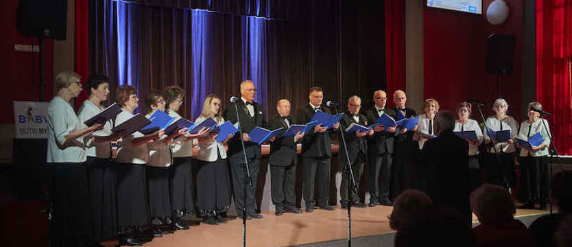 W Myśliborzu - artystyczne popisy seniorów